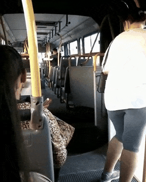 Cuando te dejas el freno de mano puesto en un autobús articulado
