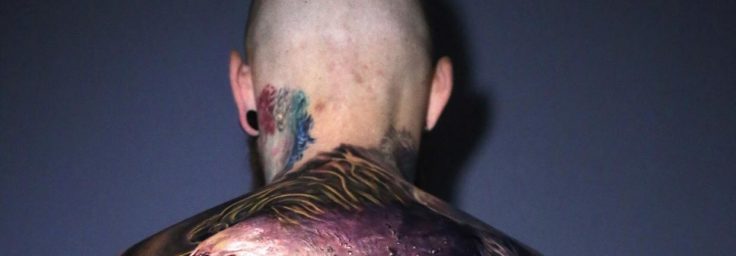 Los tatuadores Torstem Malm, Adrian Ciercoles, Moriel Sero y Kätlin Malm invirtieron 2 días en este tatuaje que cambia con el movimiento