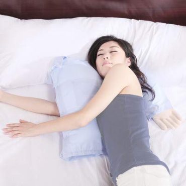La almohada pensada para hombres con pareja que no quieren perder un brazo por falta de riego sanguíneo