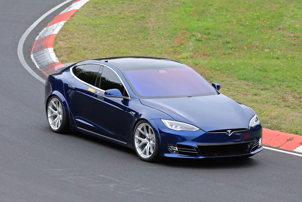 Elon Musk no va de farol: Tesla ya está rodando en Nurburgring con dos prototipos del Model S empepinados, y ha superado en 20 segundos el tiempo del Porsche Taycan