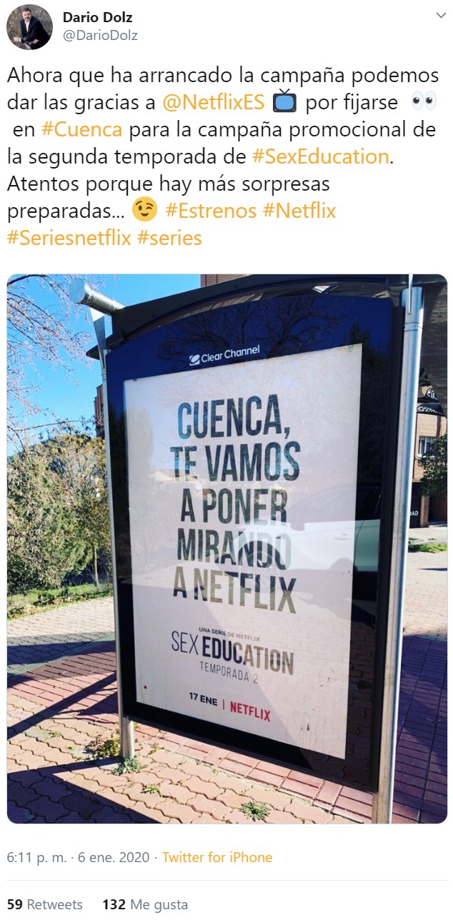 El cartel está muy bien jugado, pero se me hace raro ver al alcalde de Cuenca promocionando tan descaradamente una empresa privada...