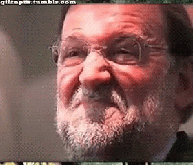 No saben quién es M. Rajoy pero reconocen al encapuchado del medio.