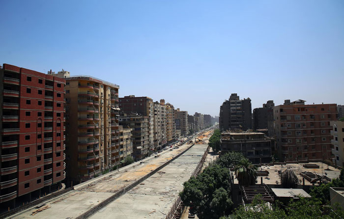 "Se vende piso en El Cairo, oportunidad, muy barato, fantásticas vistas": El gobierno egipcio construye una autopista gigante pasando por la mitad de una zona residencial