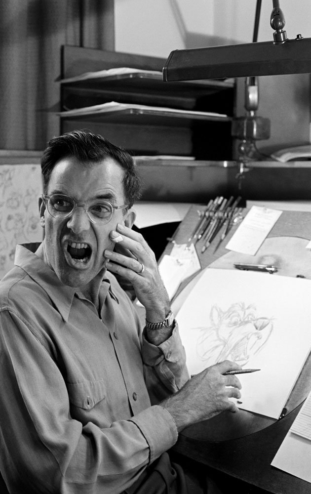 Dibujantes de Disney poniendo caras delante del espejo para darle expresión a sus personajes