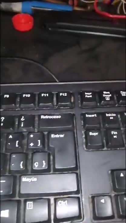 Cómo NO limpiar tu teclado
