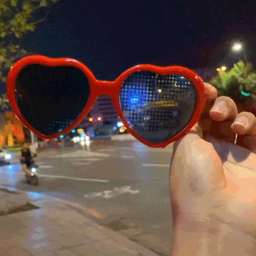 Las gafas con las que verás todas las luces con forma de corazón