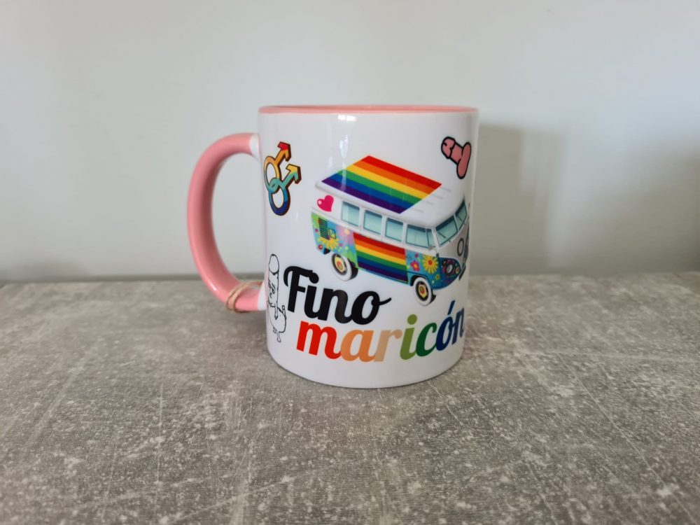 Hoy he recibido como regalo de cumpleaños la taza más homosexual de la Vía Láctea