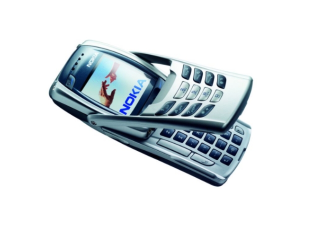 The Wasp T12: Un teléfono que nos hace dudar si es coña, o si es un modelo de Nokia de los 90s