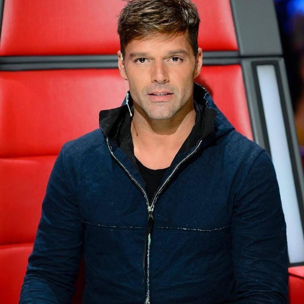 Ricky Martin se ha puesto en manos de un cirujano plástico y le ha convertido en CHARO
