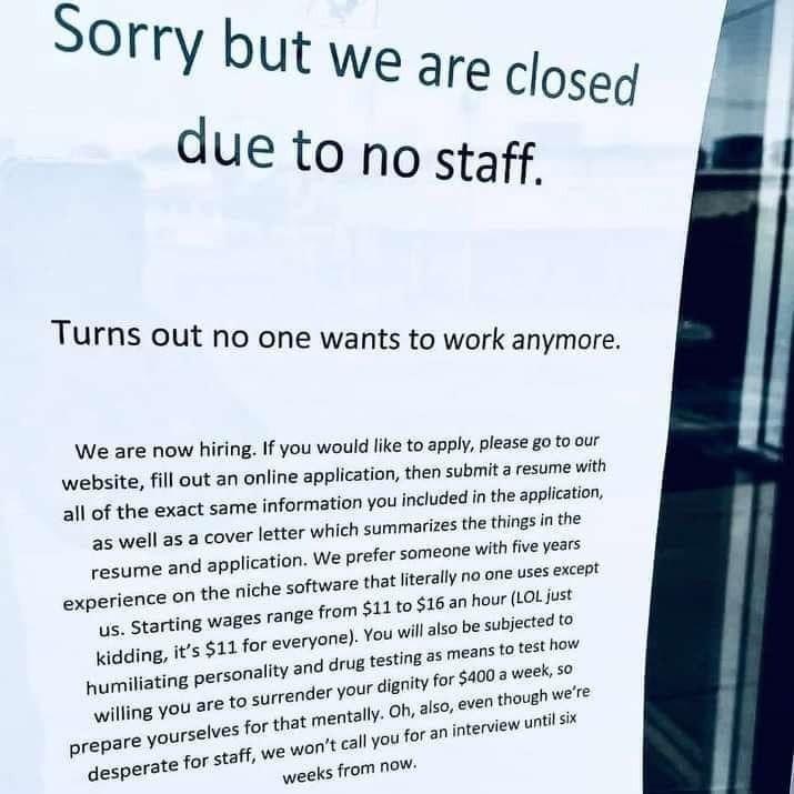 "Cerrados por falta de personal"