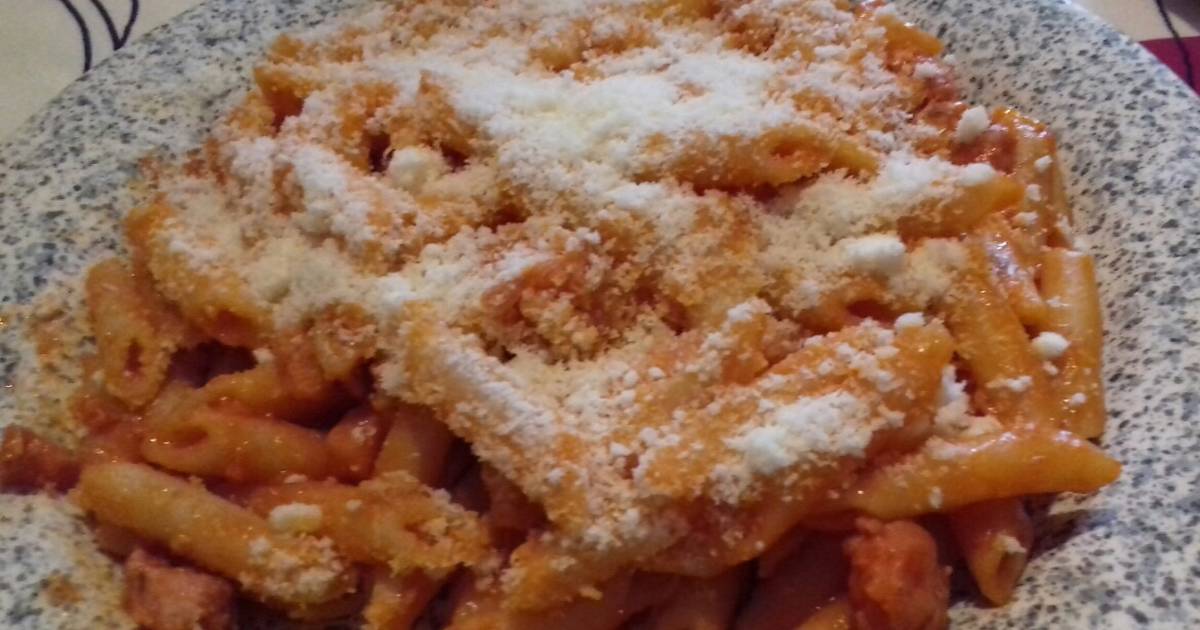 Este vídeo estaba pidiendo un plato de macarrones justo debajo...