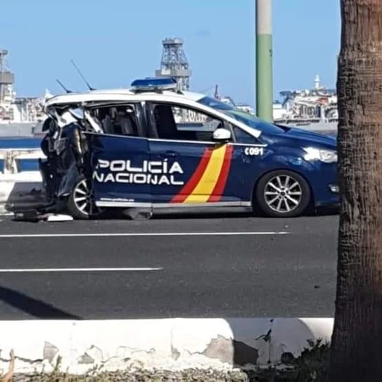 Cuando creas que has tenido un mal día en el trabajo recuerda al taxista que se llevó por delante a un coche de la Policía Nacional