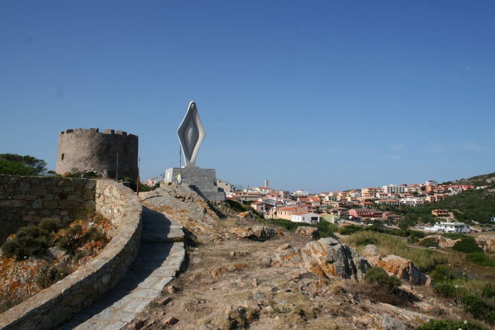 La curiosa Virgen de los marineros en La Torre Longonsardo, de la isla de Cerdeña.