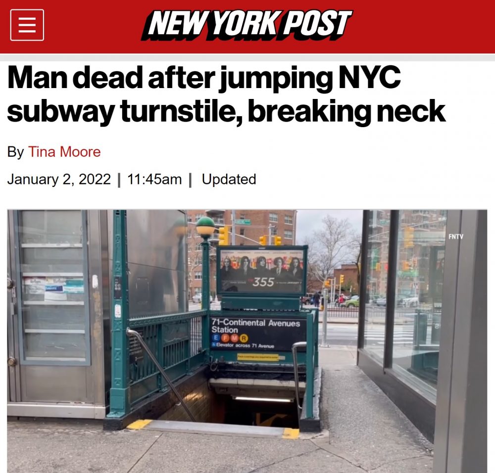 Un hombre muere después de intentar saltarse el torno del metro y partirse el cuello en el intento