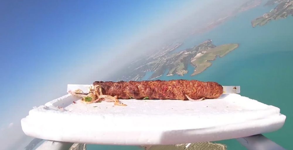 Kebab destinado a ser enviado al espacio desde Adana se estrella contra el mar en Hatay