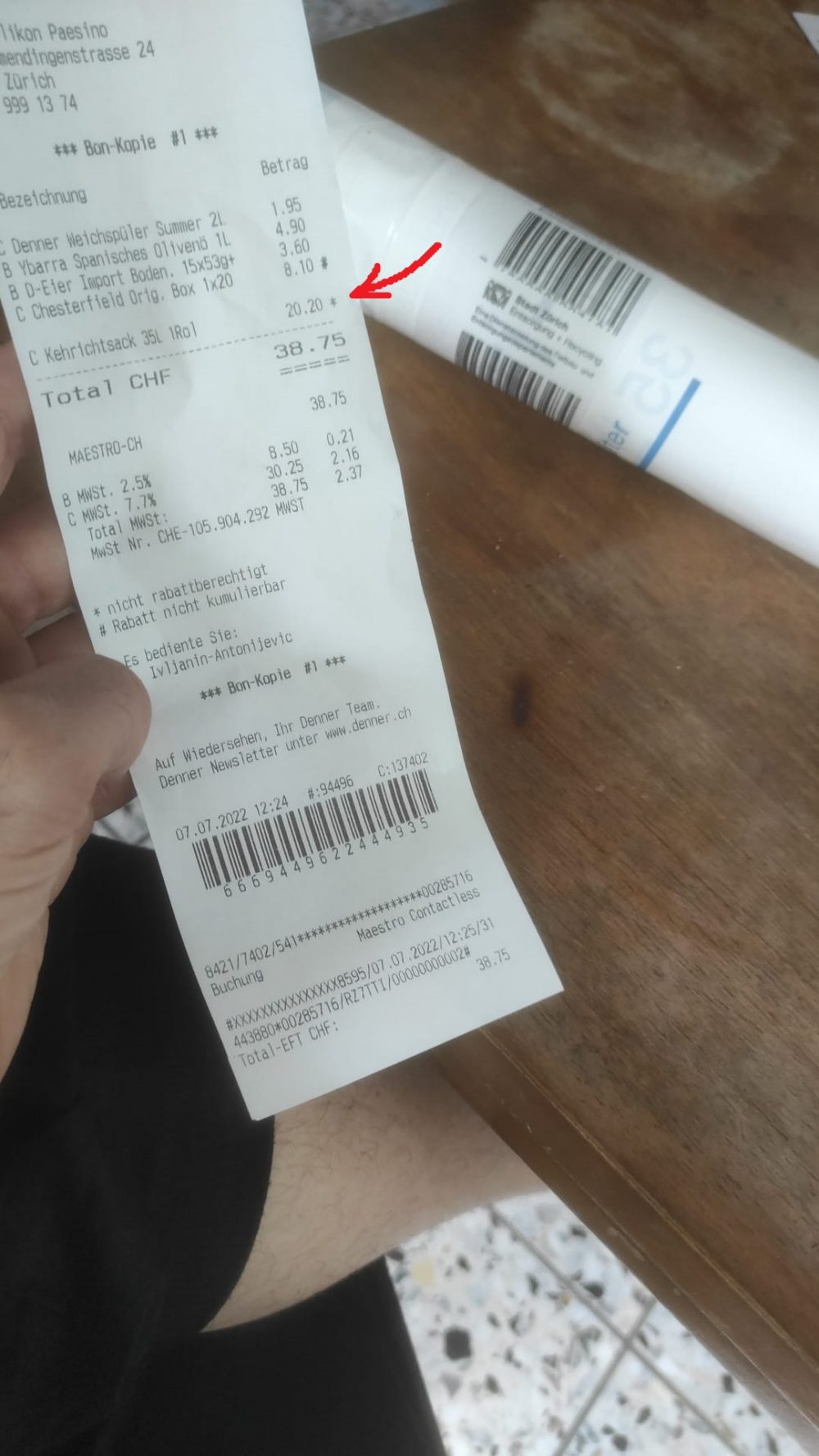 ¿Sabías que en Suiza el impuesto de basuras se paga en las bolsas? 20€ 10 bolsas