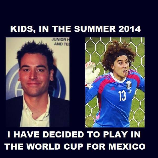 Ted Mosby es trending topic porque... ¡está bajo los palos de la selección de México!