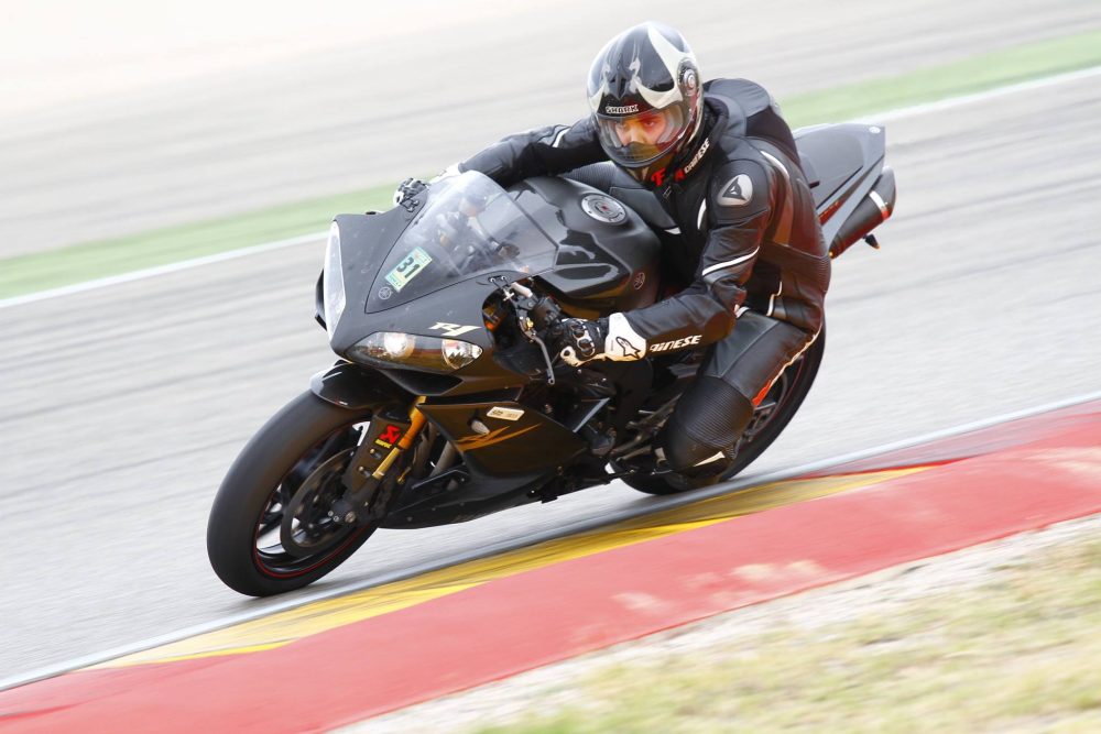 Reaccionando al nuevo vídeo del auténtico Ghost Rider pasando entre coches a 300km/h