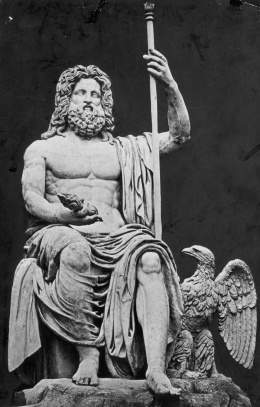 Disney lo ha vuelto a hacer: Zeus, el dios griego adicto al solarium