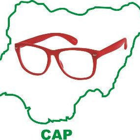 Carteles de partidos nigerianos que se presentan a las elecciones