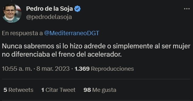 Una mujer atropella con el coche a las manifestantes del 8M