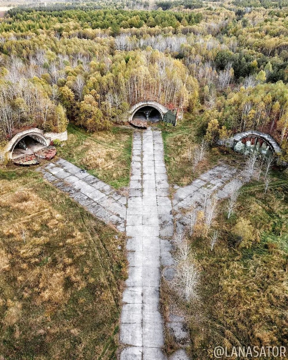 Smirnykh: La base aérea en ruinas en la que se dejaron dos MiG-23 soviéticos