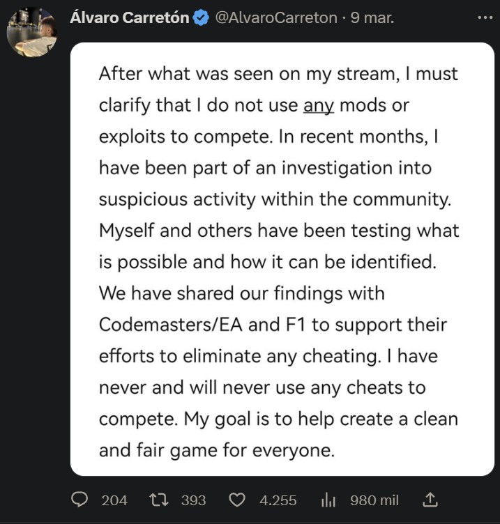 Un piloto del equipo de e-sports Williams muestra en un descuido una carpeta de hacks de ayuda a la conducción