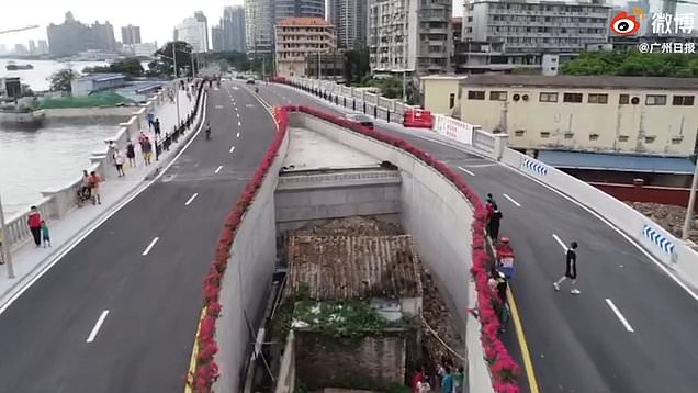 Este propietario se negó a vender. Así que construyeron alrededor de él...