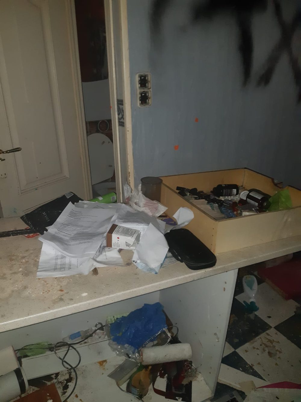 No sé para qué pactan nada si los okupas no existen...