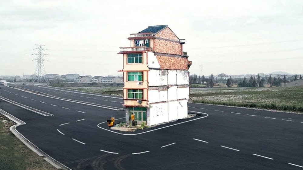 Este propietario se negó a vender. Así que construyeron alrededor de él...