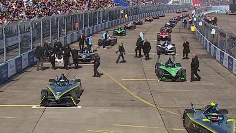 Unos activistas climáticos acaban de reventar la salida de Formula E