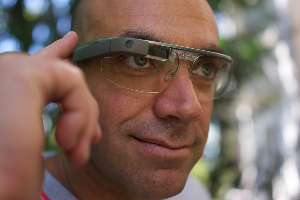 Google Glass, 2013: Fracasó estrepitosamente porque la gente se veía ridícula llevándolas puestas
