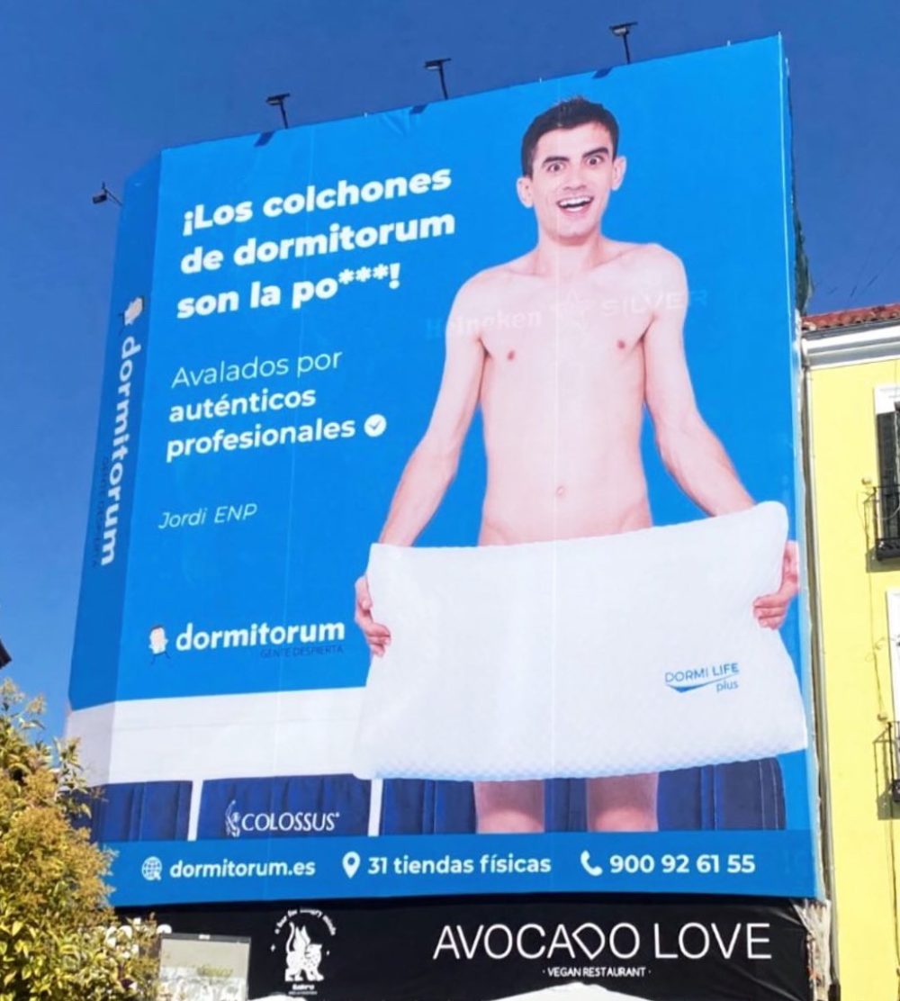 "Avalados por profesionales". Claro... como el doctor del cartel :D