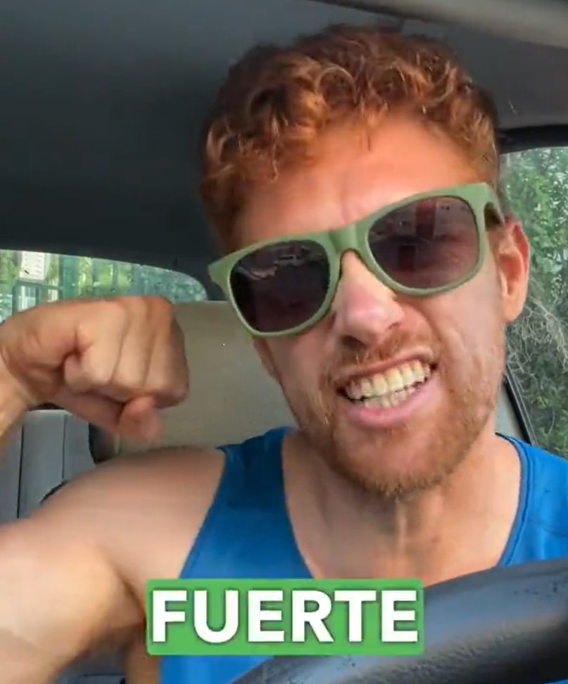 Yo quiero de lo que fuma este tío...