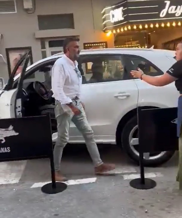 Hola soy madrileño y aparco donde quiero (Jávea)