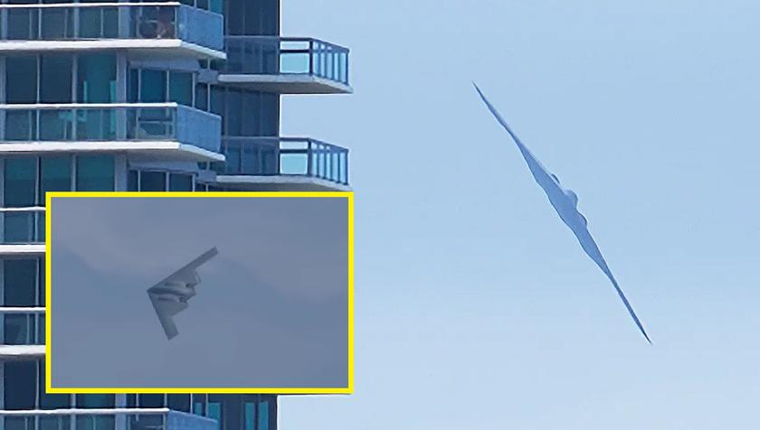 El bombardero nuclear B-2 Spirit sobrevuela a baja altura la playa de Miami