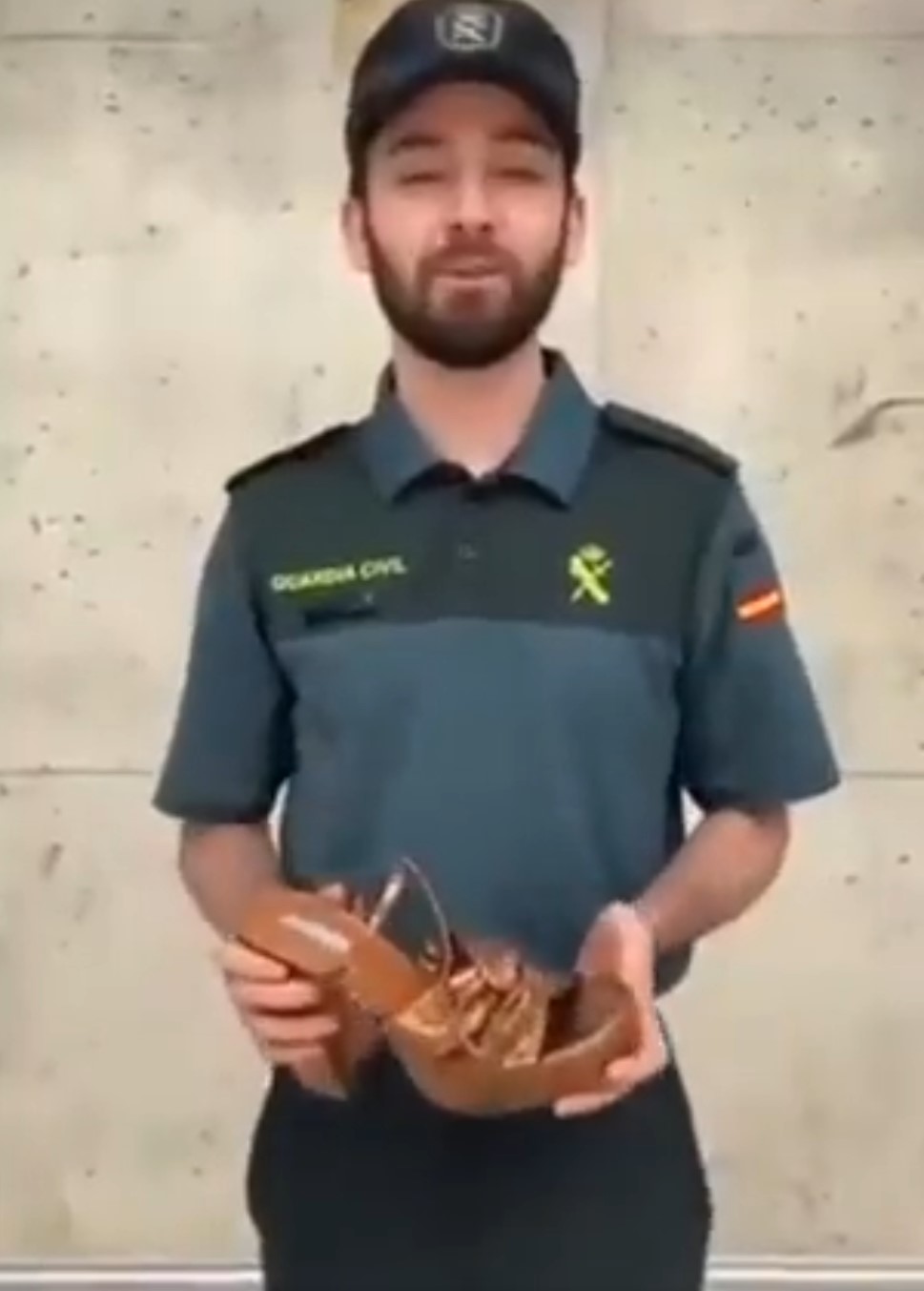 ¿Se pueden usar sandalias con plataforma para conducir?