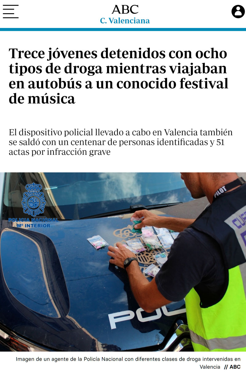 Pillote intergaláctico en un control de drojas