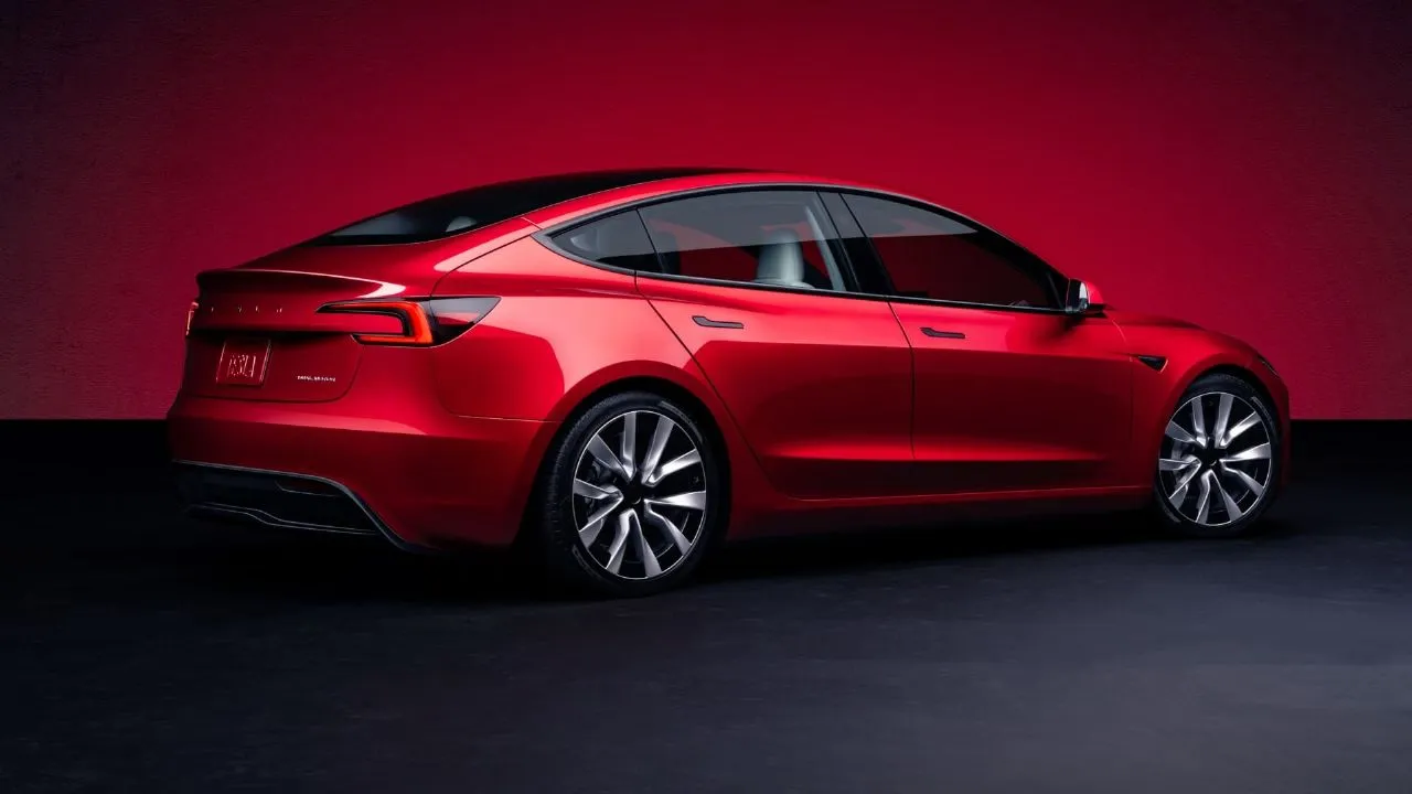 Así es el nuevo Tesla Model 3: mejoras, restyling estético y 678 km de autonomía