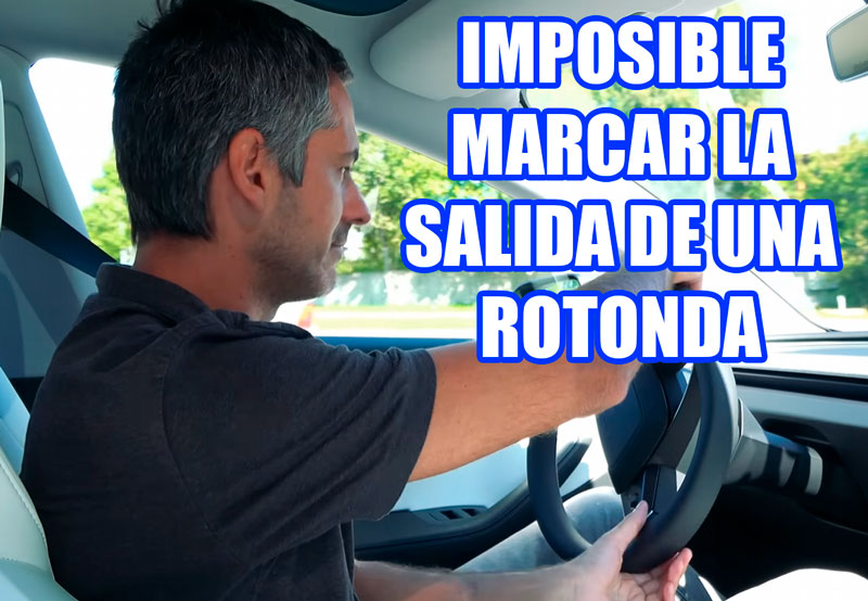 Y por cosas como la que se puede ver en este vídeo, dije hace unos días que quitar la palanca de intermitentes de la columna del volante era una soberana estupidez por parte de Tesla.