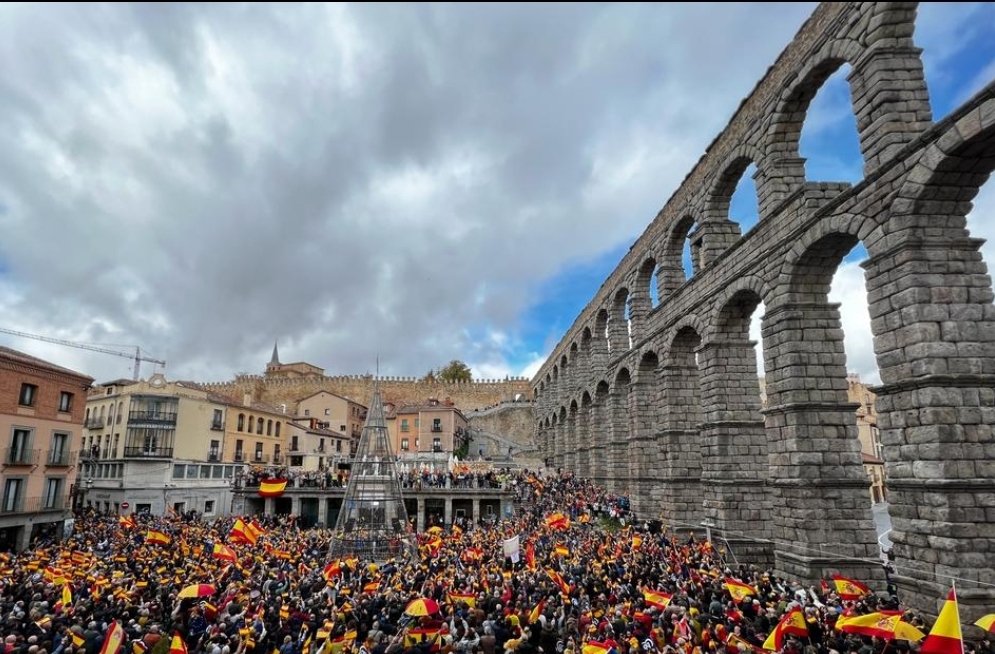 Calles abarrotadas en contra de la amnistía en las principales ciudades de España