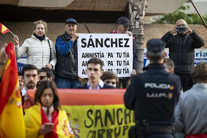 Pedro I El Guapo empieza a tener problemas para moverse por su reinado