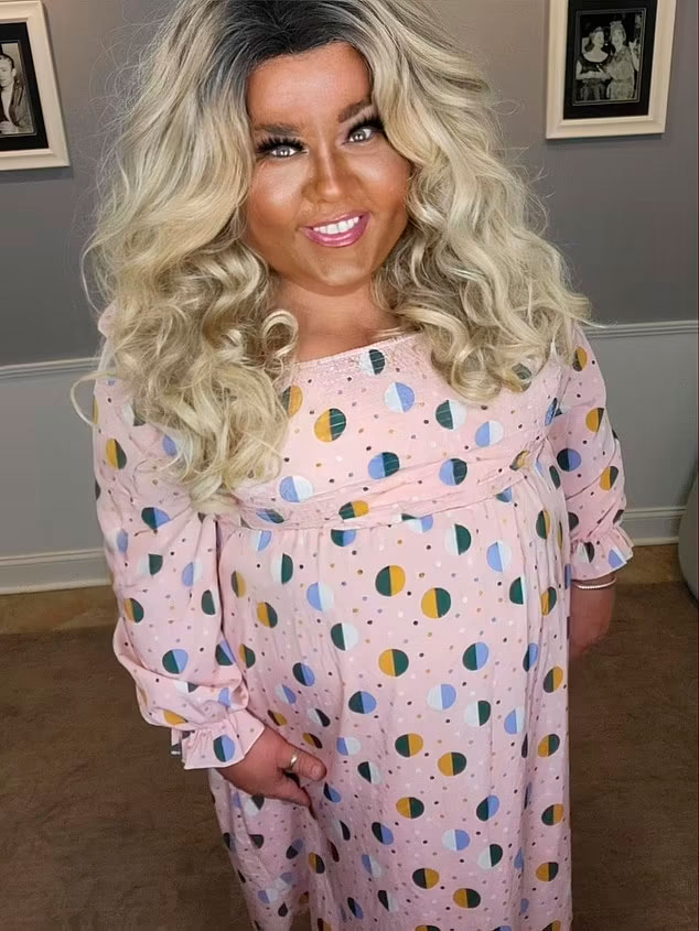 Un ex-alcalde de Alabama y pastor bautista se vuela la cabeza después de que saliese a la luz que tenía una doble vida como chica transgénero con el nombre "Brittini Blair".