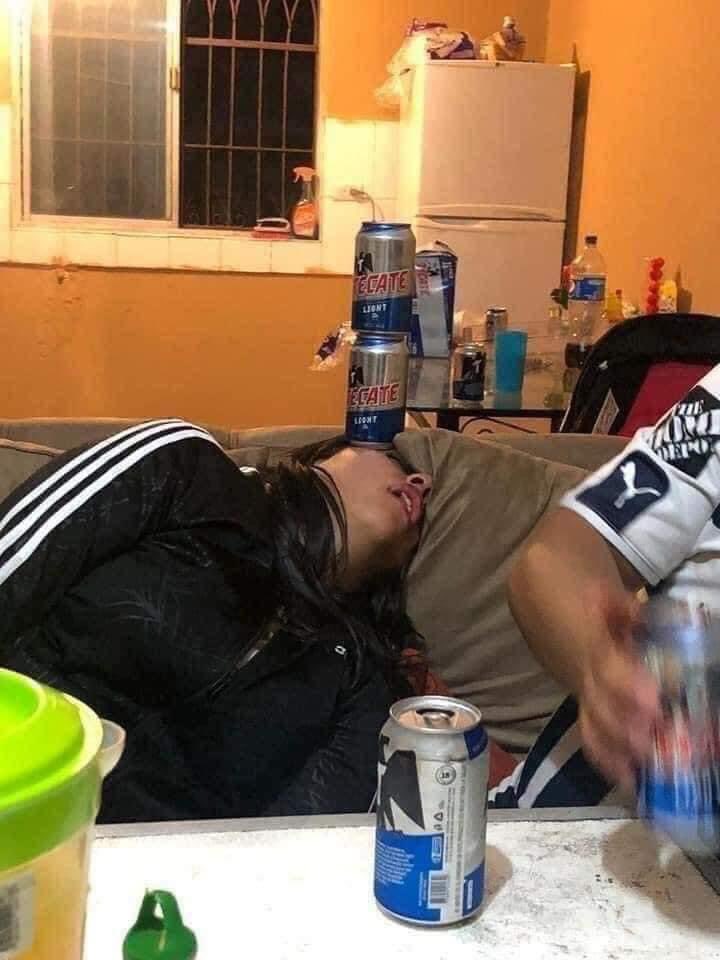 -Amor, ¿si me emborracho, me cuidas?