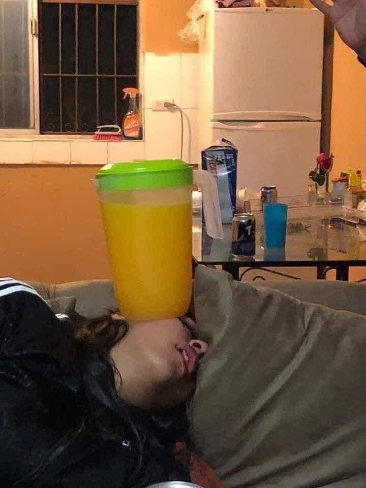 -Amor, ¿si me emborracho, me cuidas?