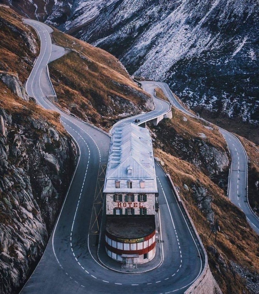El Hotel Belvédère era un emblemático hotel suizo al borde del glaciar del Ródano