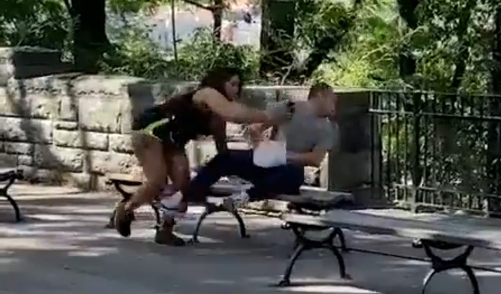 Batalla épica para desbloquear el teléfono de su novio infiel con Face ID