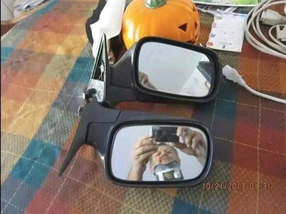 Recopilatorio de gente intentando vender espejos