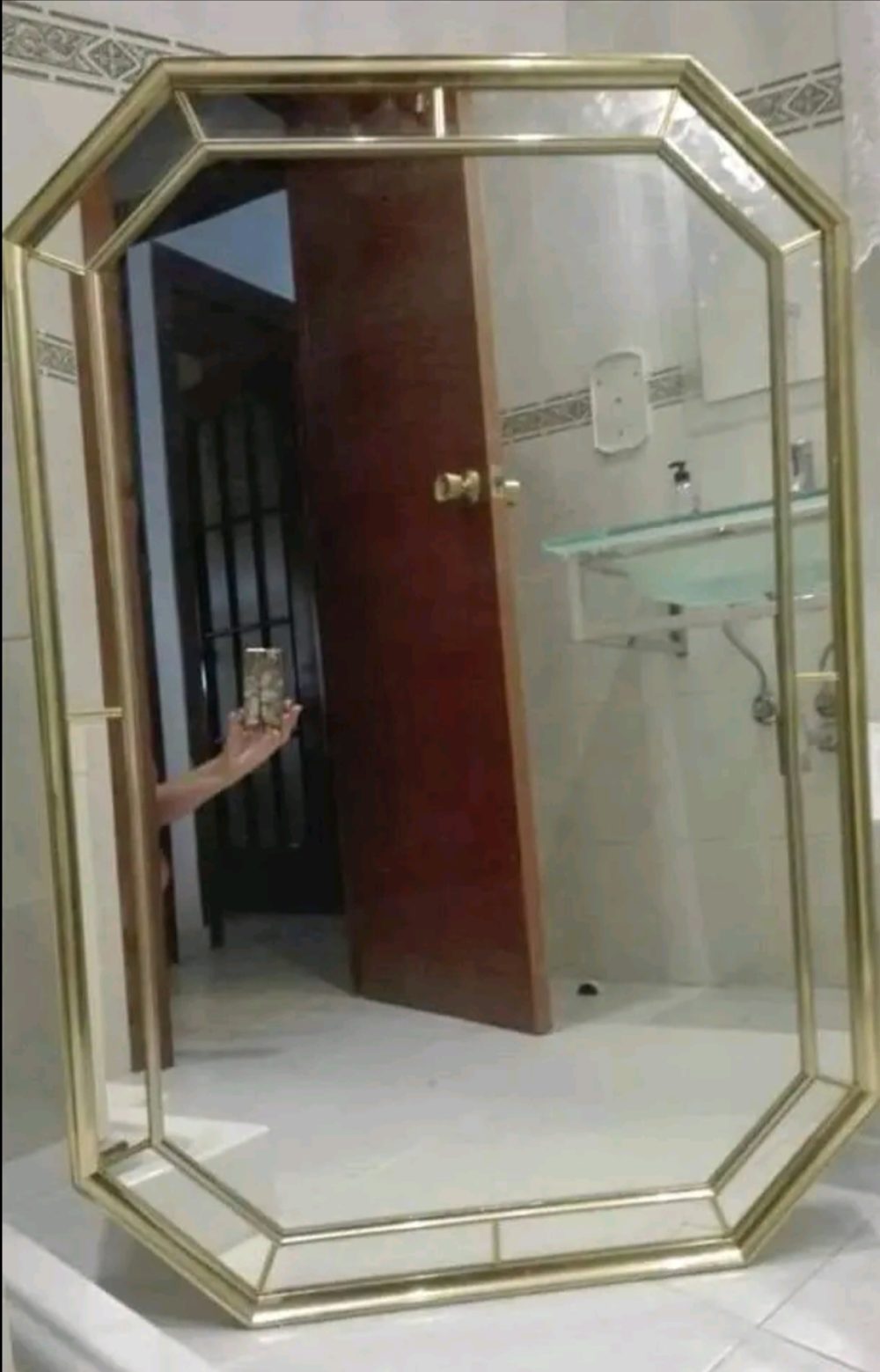 Recopilatorio de gente intentando vender espejos