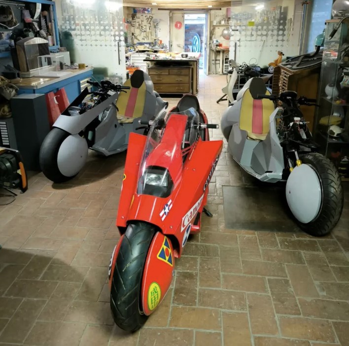 Un pequeño taller de Barcelona crea una réplica perfecta de la moto de Kaneda en Akira, y quieren lanzar una serie limitada eléctrica